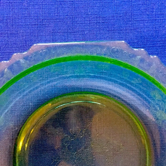 Green Florentine Depression Glass Berry Bowl - Picture 3 of 10